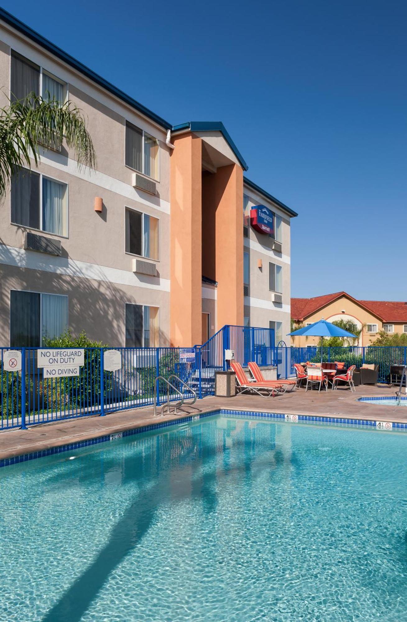 Fairfield By Marriott Valencia Hotel 3*