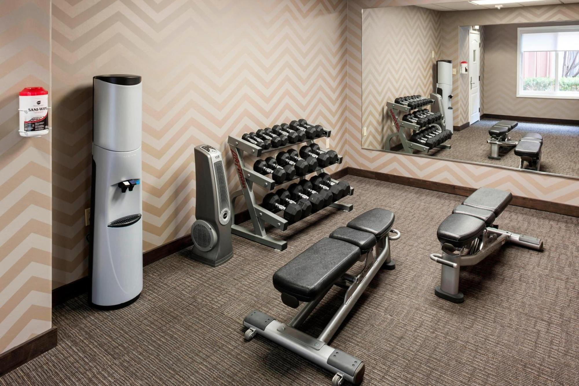 Fairfield By Marriott Valencia Hotel