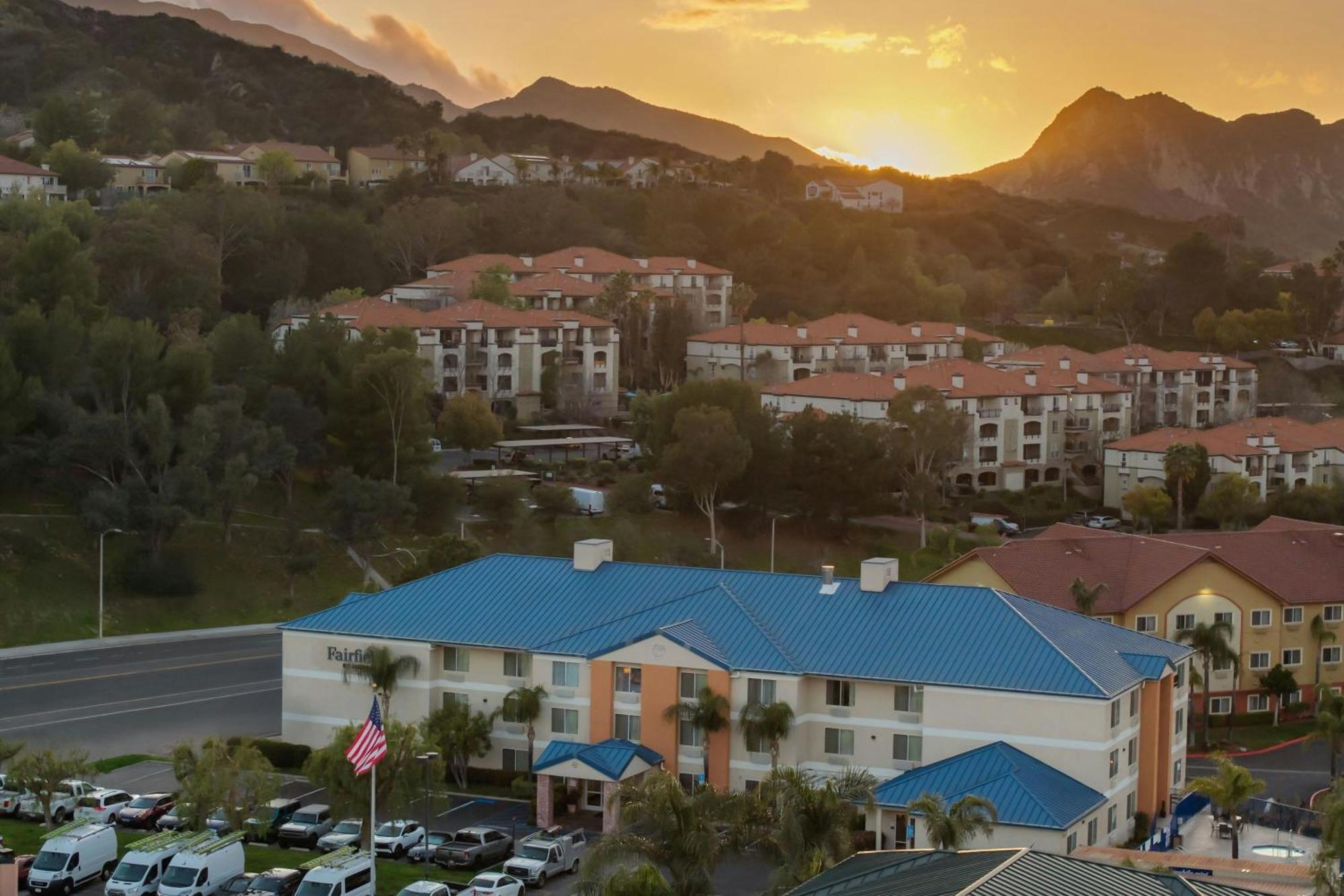 Hotel Fairfield By Marriott Valencia 3*