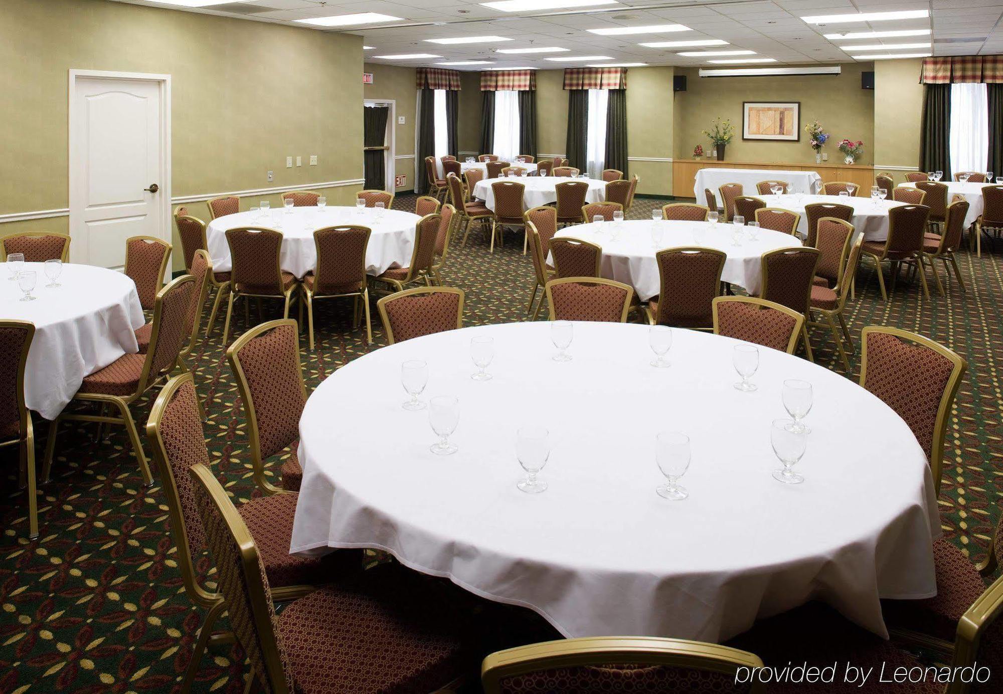 Fairfield By Marriott Valencia Hotel