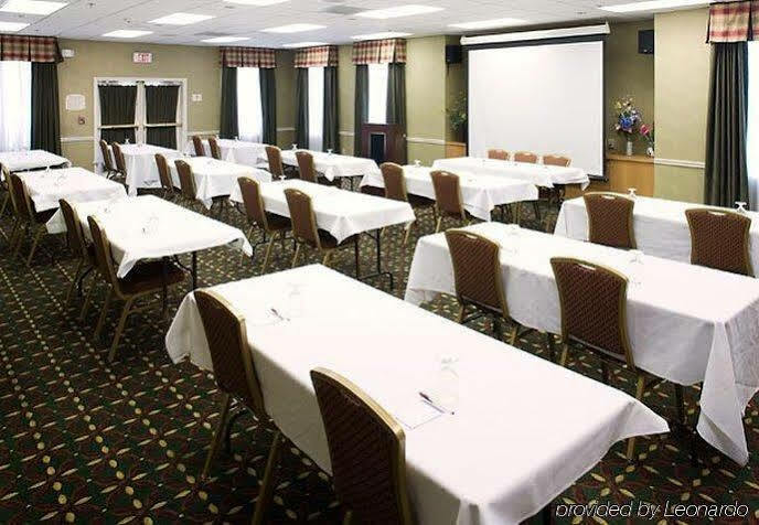 Fairfield By Marriott Valencia Hotel